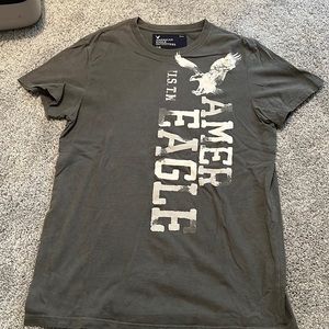 men’s American Eagle t-shirt tee size small